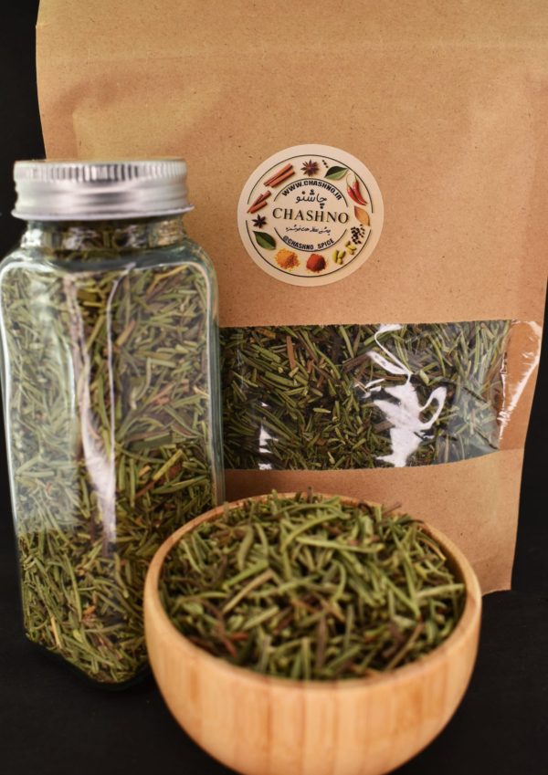 رزماری خشک تمیز و بهداشتی در بسته‌بندی زیپ‌دار و شیشه مک کارتی، مناسب برای استفاده در آشپزی و دمنوش‌های گیاهی